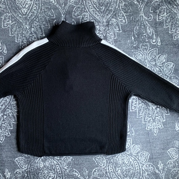 Brandy Melville Hilary Zip Sweater - Picture 7 of 8